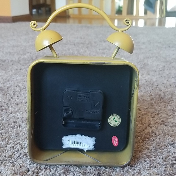 Metal Table Clock - Picture 2 of 5